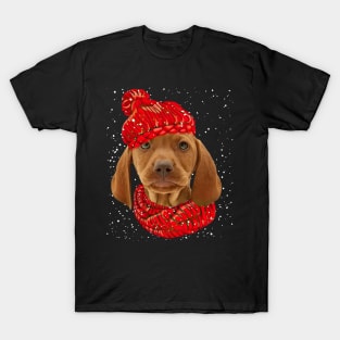 Vizsla Wearing Red Hat And Scarf In Snow Christmas T-Shirt